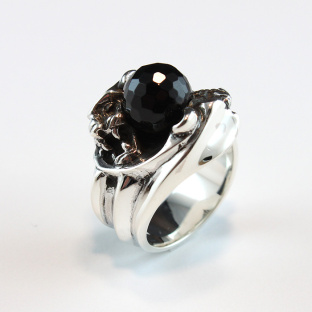 Panthers Grip ONYX Globe Sterling Silver Ring