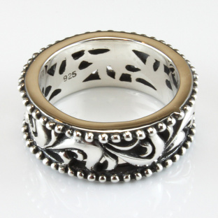 Sterling Silver Ring with the pattern